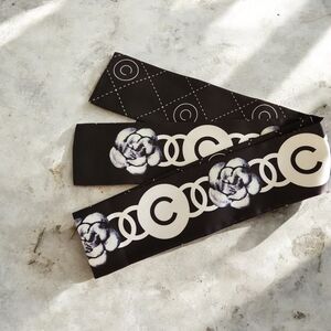 Fashion Elegant Black and White Floral Women's Silk Twillie